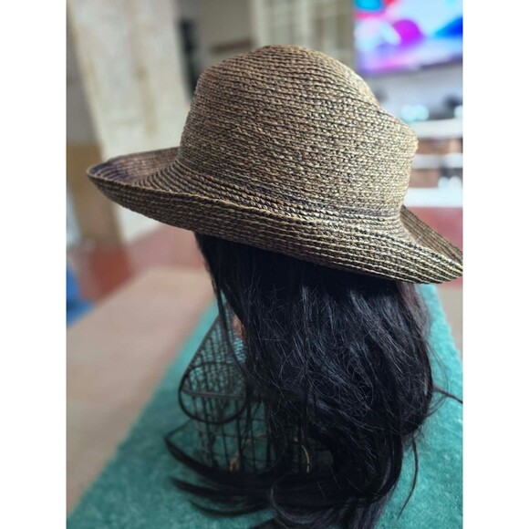 Helen Kaminski 100% raffia hat